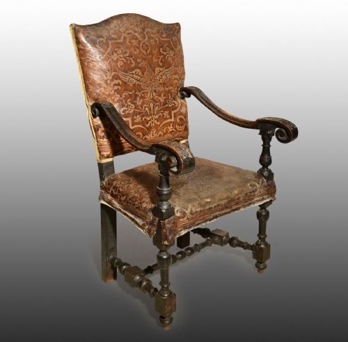 Extraordinaire fauteuil Este Modena du XVIIe siècle
    